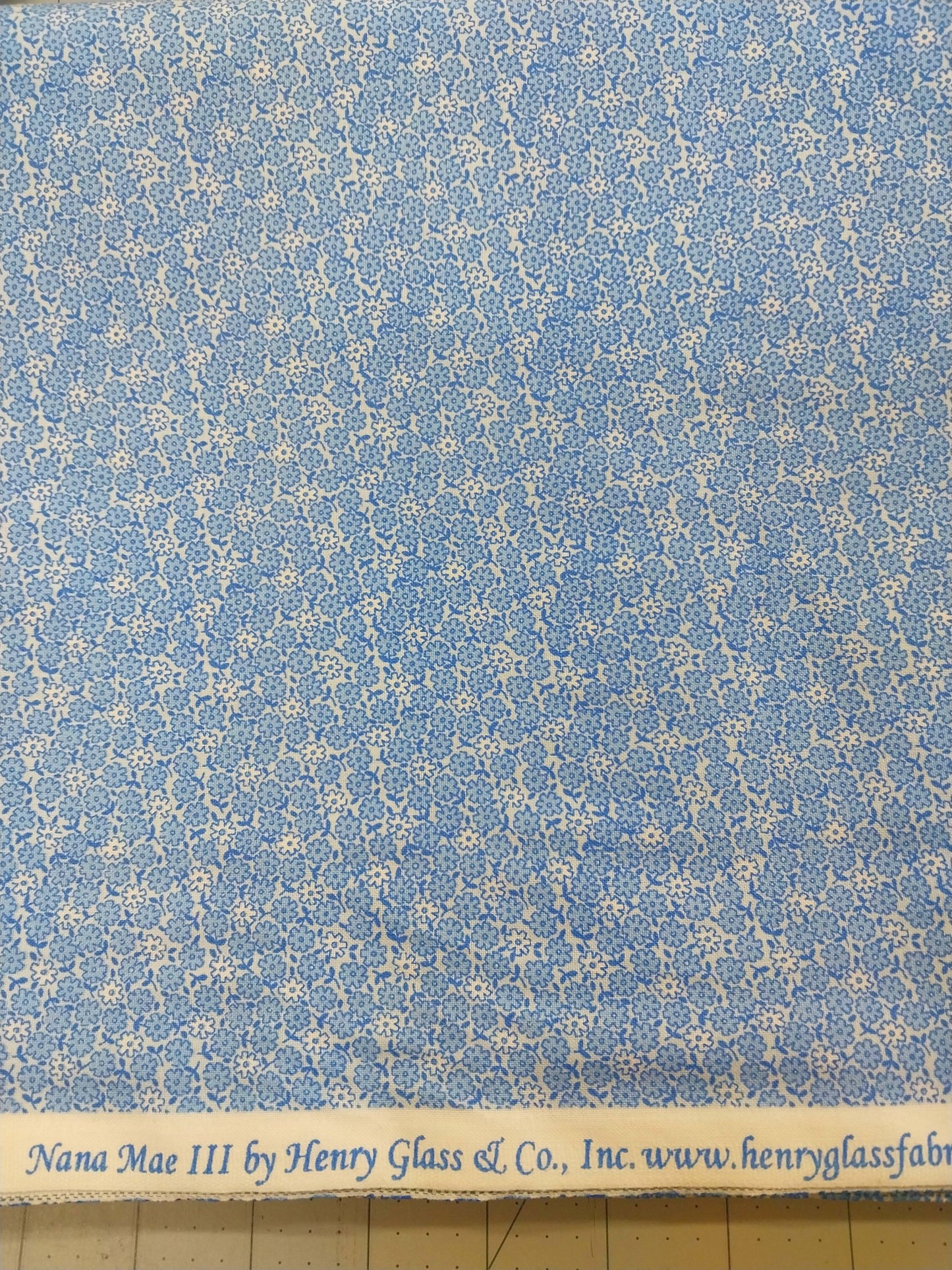 Nana Mae III mini blue flowers