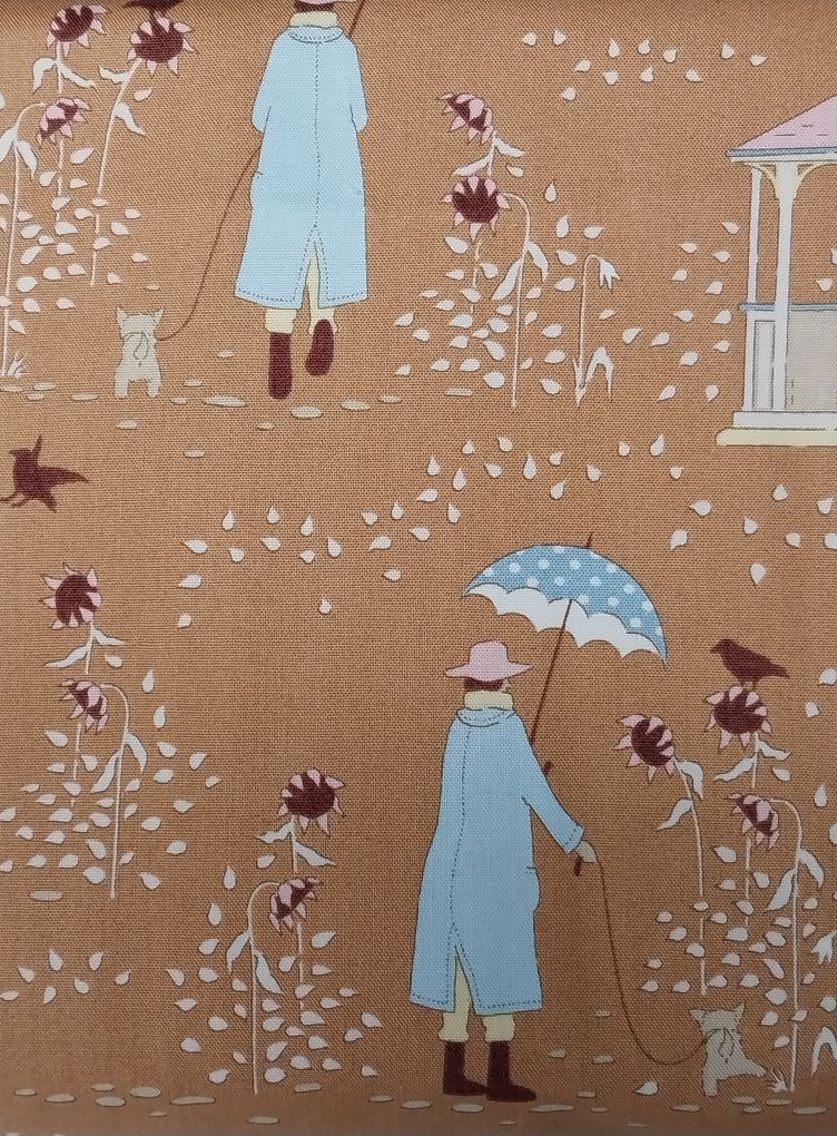 TILDA WINDY DAYS WINDY WALK CAMEL #100347